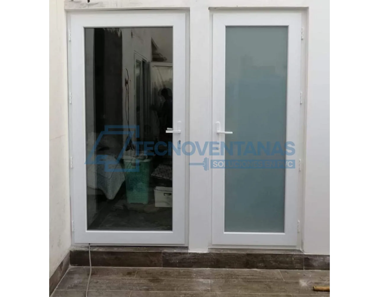 Mampara hermética PVC en proyecto residencial